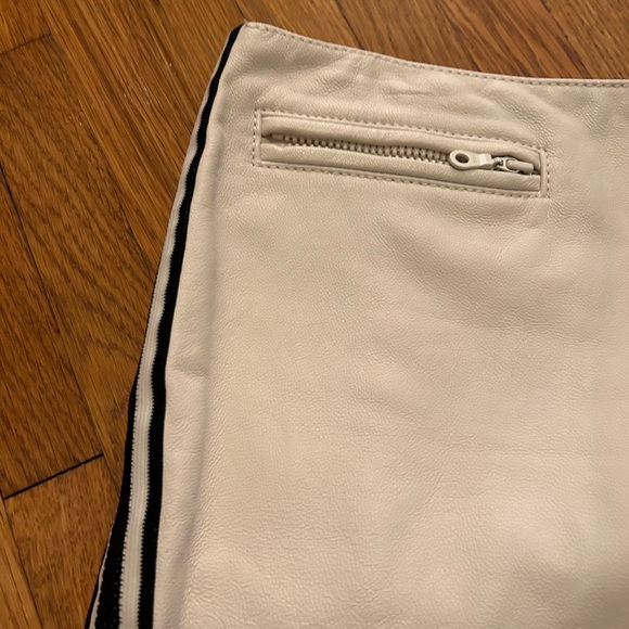 NWOT GENUINE LEATHER WORTH mini skirt.size 6 - Picture 3 of 6